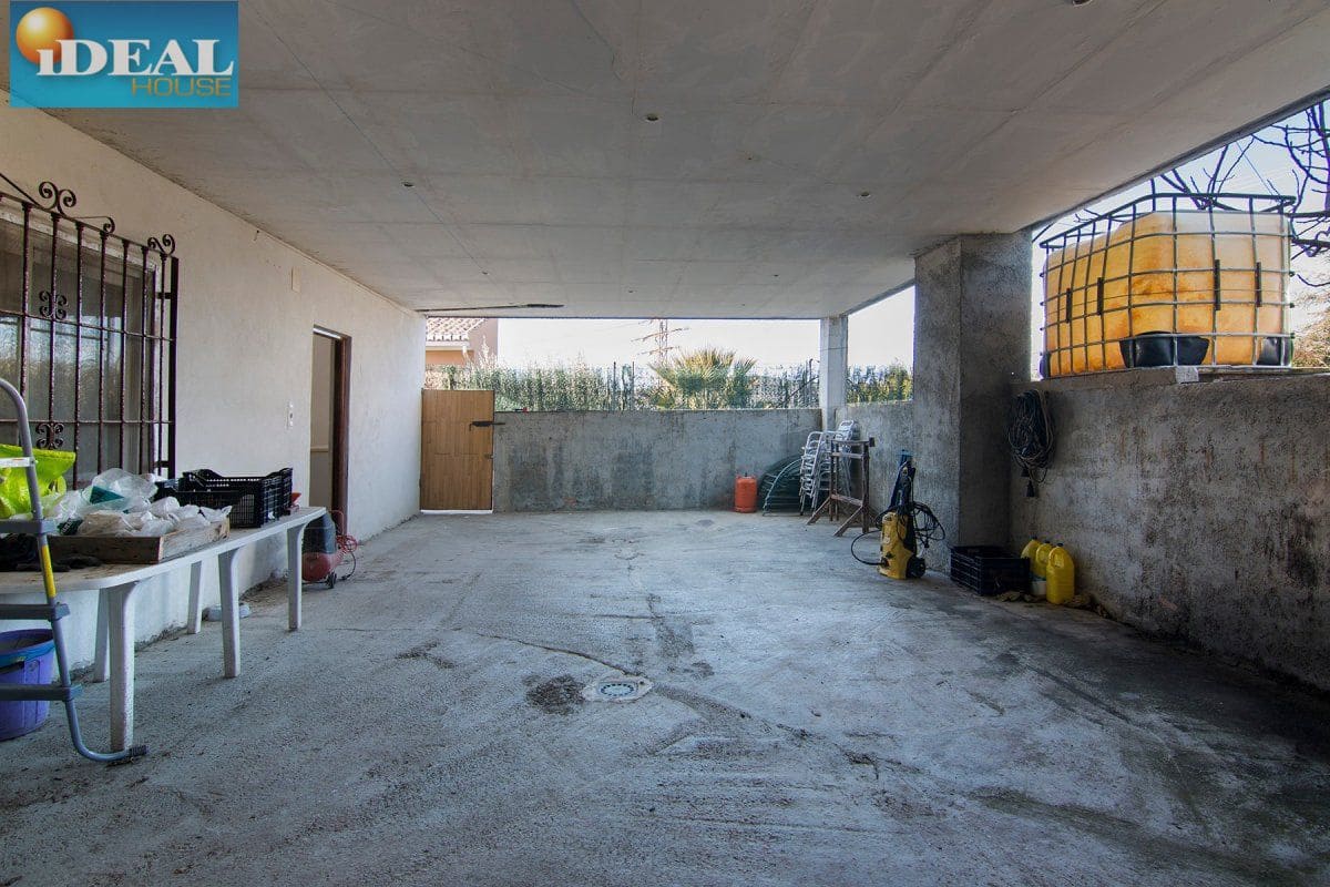 4 bedroom Finca/Country House for sale in Huetor Santillan - € 290,000 (Ref: 9433660)