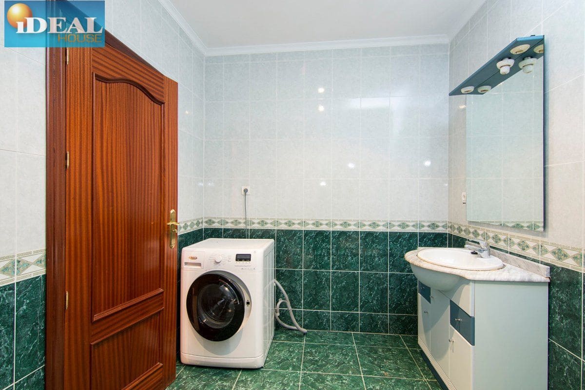 4 bedroom Finca/Country House for sale in Huetor Santillan - € 290,000 (Ref: 9433660)