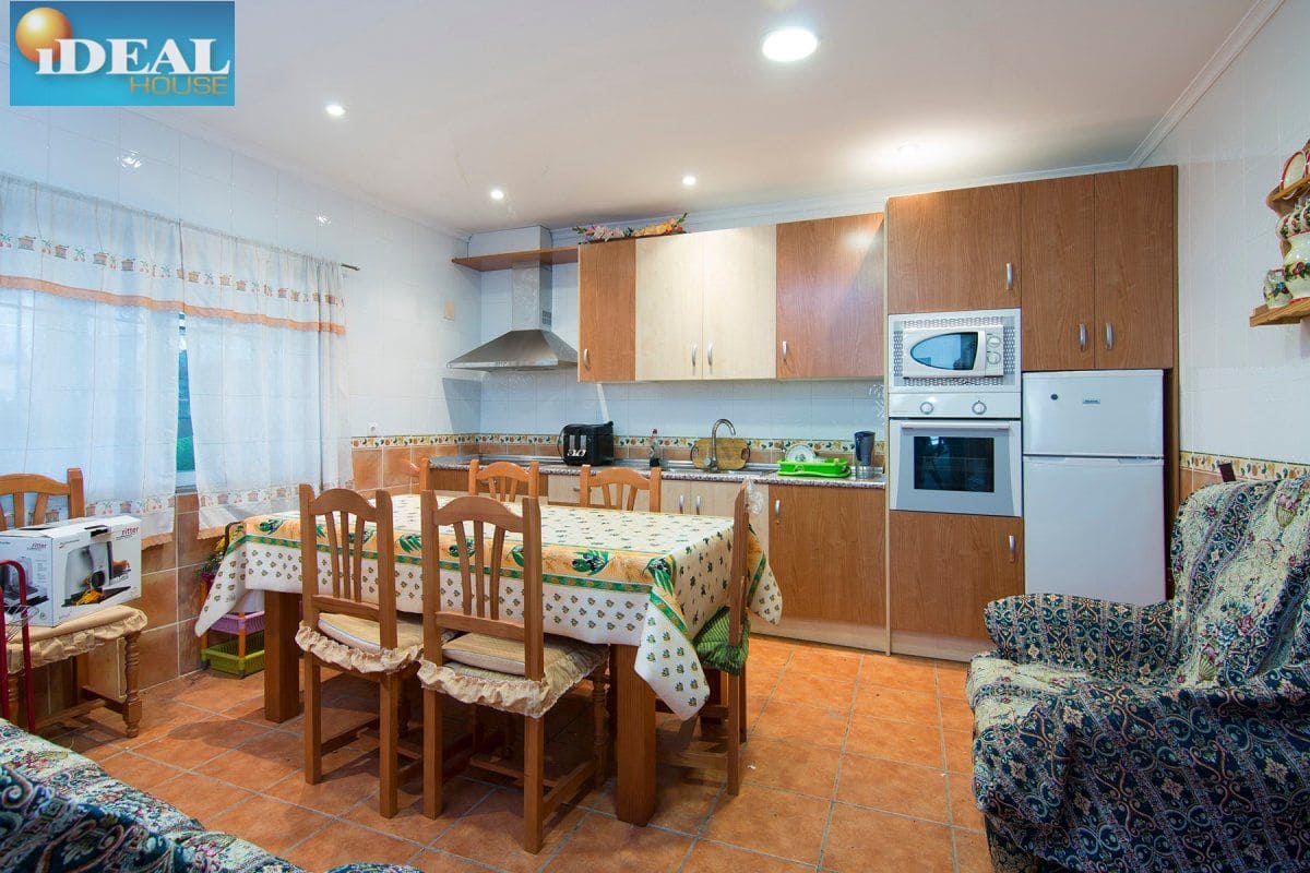 4 bedroom Finca/Country House for sale in Huetor Santillan - € 290,000 (Ref: 9433660)