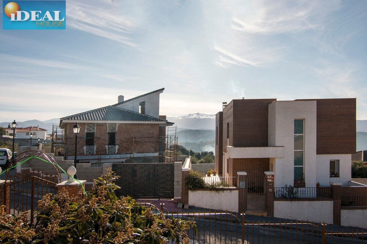 4 bedroom Finca/Country House for sale in Huetor Santillan - € 290,000 (Ref: 9433660)