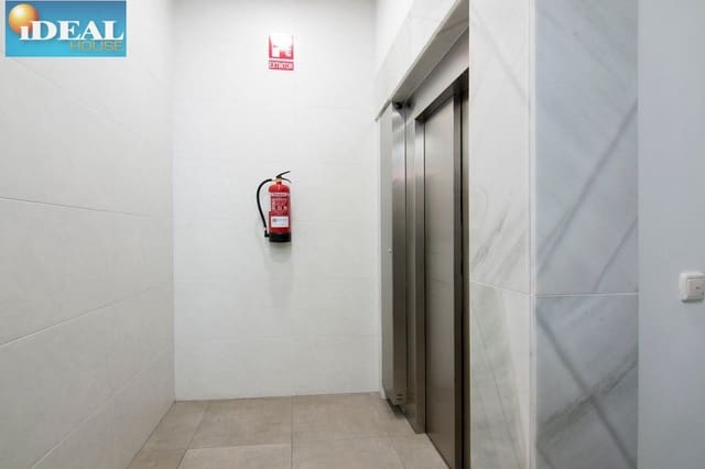 Garage for sale in Granada city - € 39,500 (Ref: 9433661)