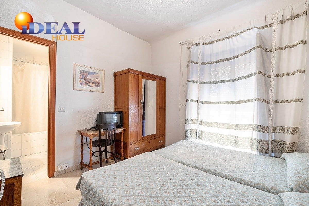 19 bedroom Hotel for sale in Lanjaron with garage - € 380,000 (Ref: 9433664)