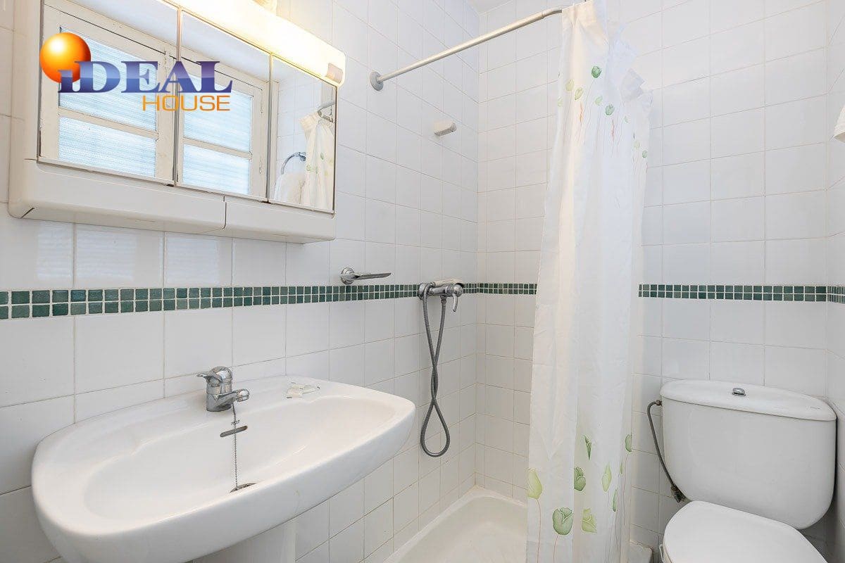 19 bedroom Hotel for sale in Lanjaron with garage - € 380,000 (Ref: 9433664)