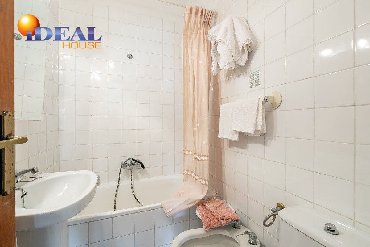 19 bedroom Hotel for sale in Lanjaron with garage - € 380,000 (Ref: 9433664)