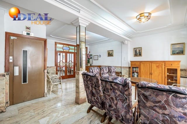 19 bedroom Hotel for sale in Lanjarón with garage - € 380,000 (Ref: 9433664)