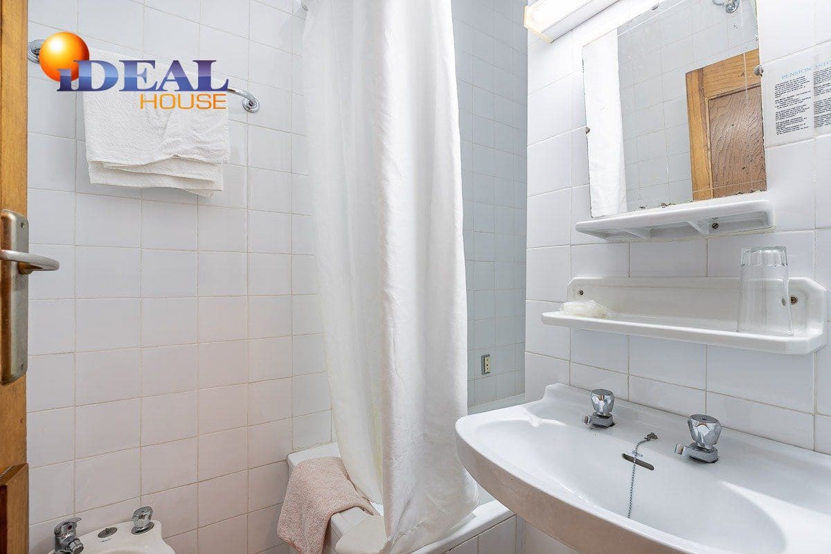 19 bedroom Hotel for sale in Lanjaron with garage - € 380,000 (Ref: 9433664)