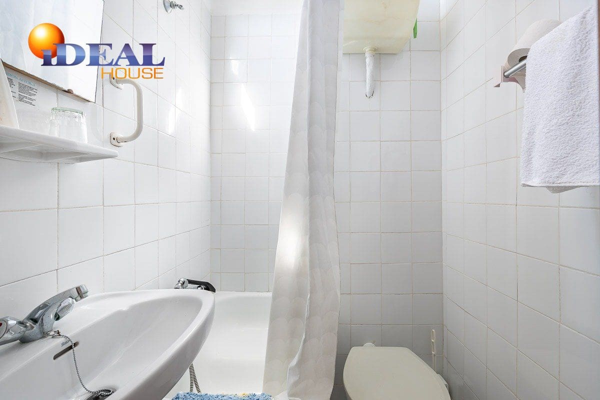 19 bedroom Hotel for sale in Lanjaron with garage - € 380,000 (Ref: 9433664)