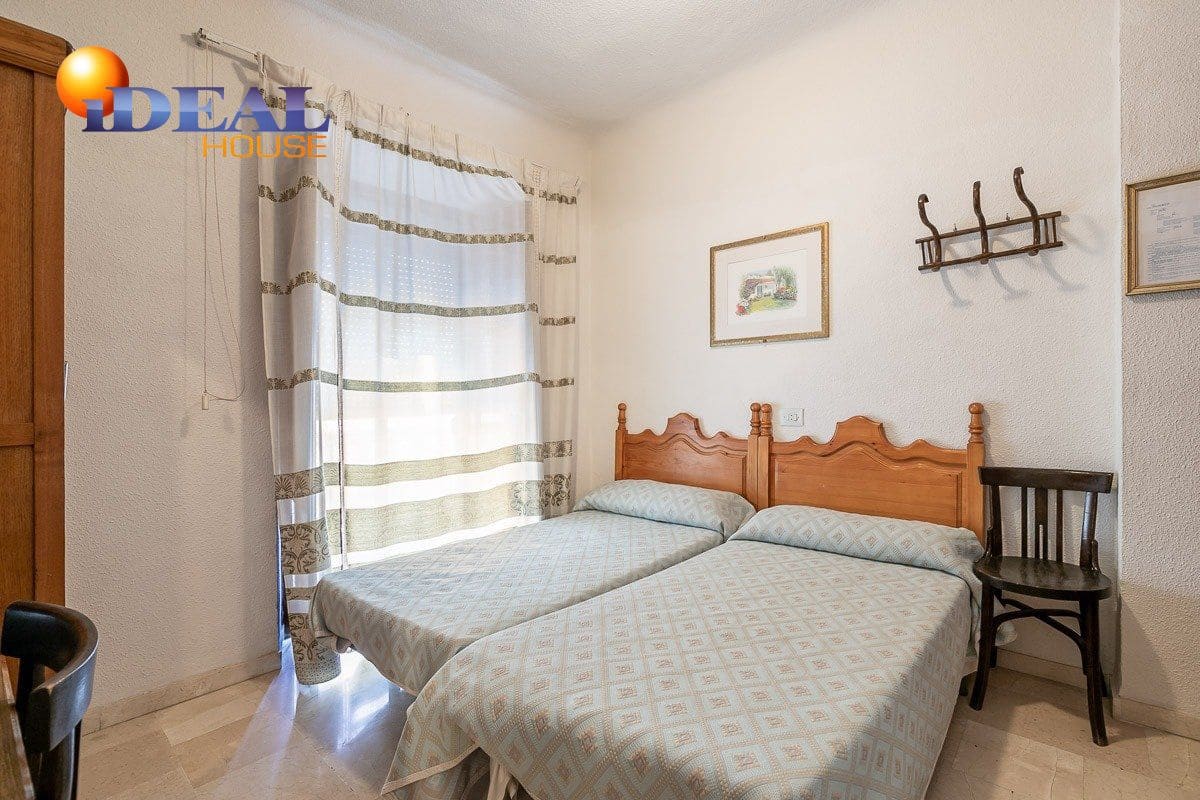 19 bedroom Hotel for sale in Lanjaron with garage - € 380,000 (Ref: 9433664)