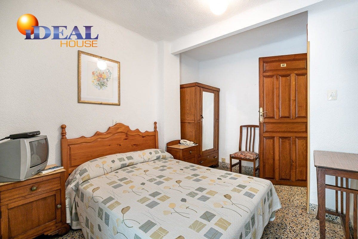 19 bedroom Hotel for sale in Lanjaron with garage - € 380,000 (Ref: 9433664)