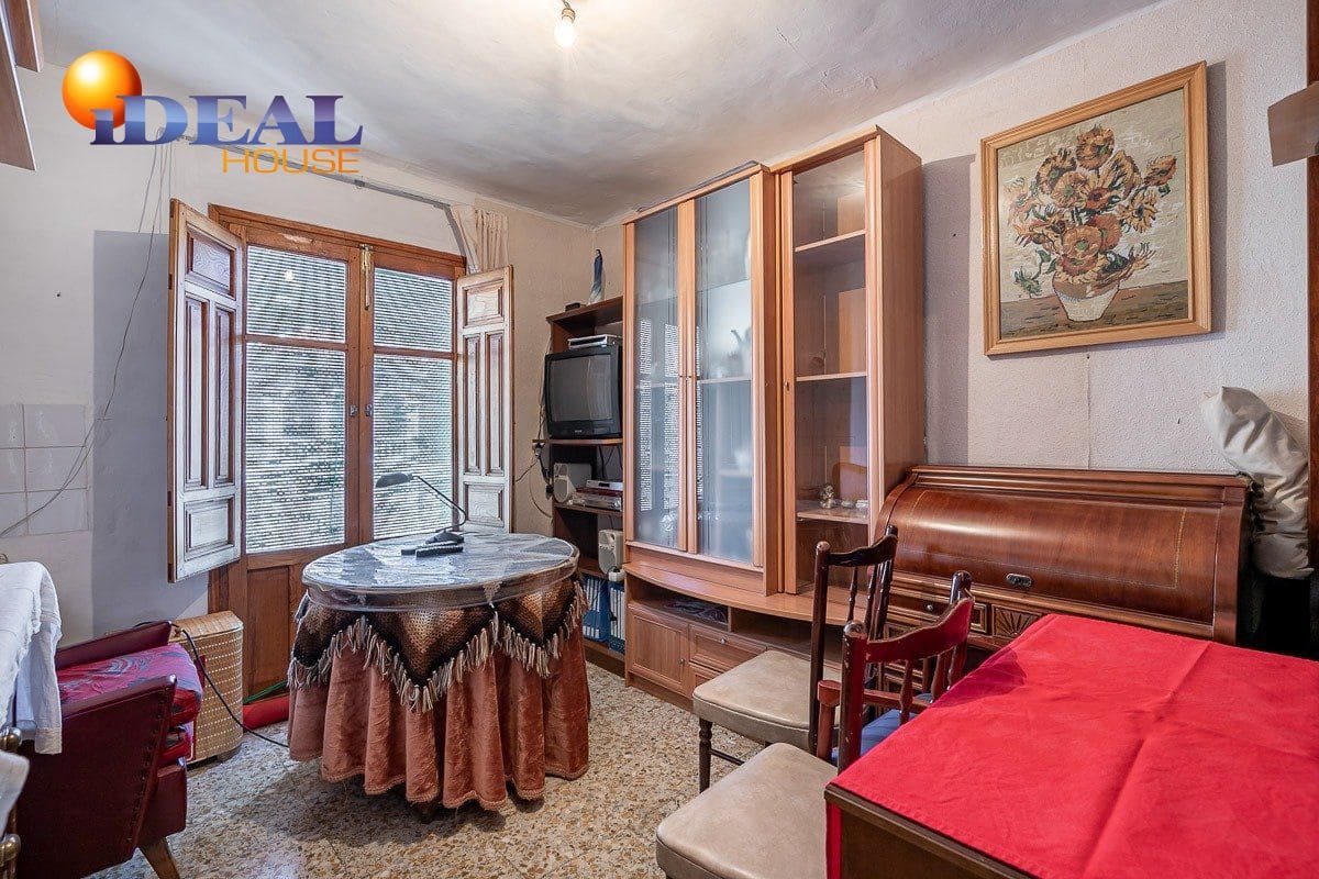 19 bedroom Hotel for sale in Lanjaron with garage - € 380,000 (Ref: 9433664)