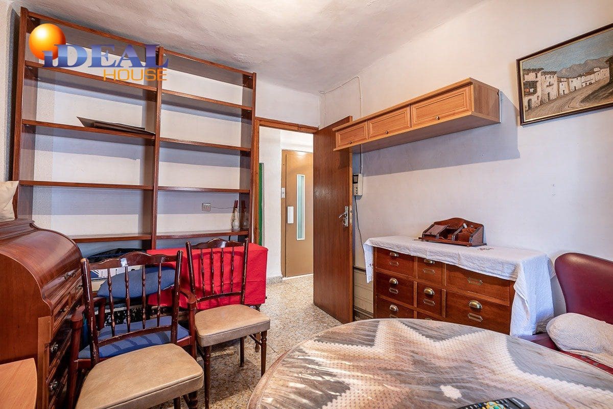 19 bedroom Hotel for sale in Lanjaron with garage - € 380,000 (Ref: 9433664)