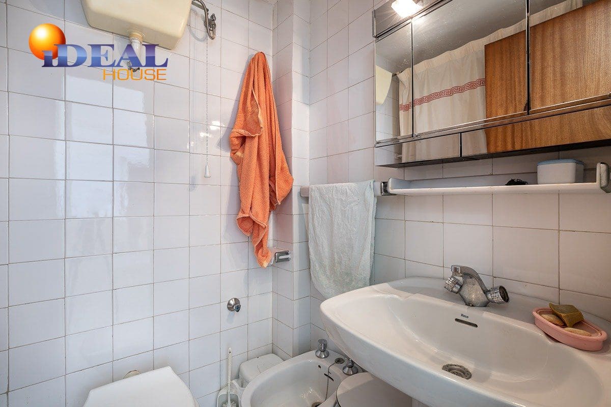 19 bedroom Hotel for sale in Lanjaron with garage - € 380,000 (Ref: 9433664)