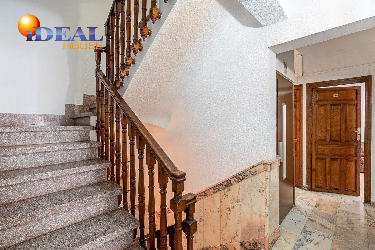 19 bedroom Hotel for sale in Lanjaron with garage - € 380,000 (Ref: 9433664)