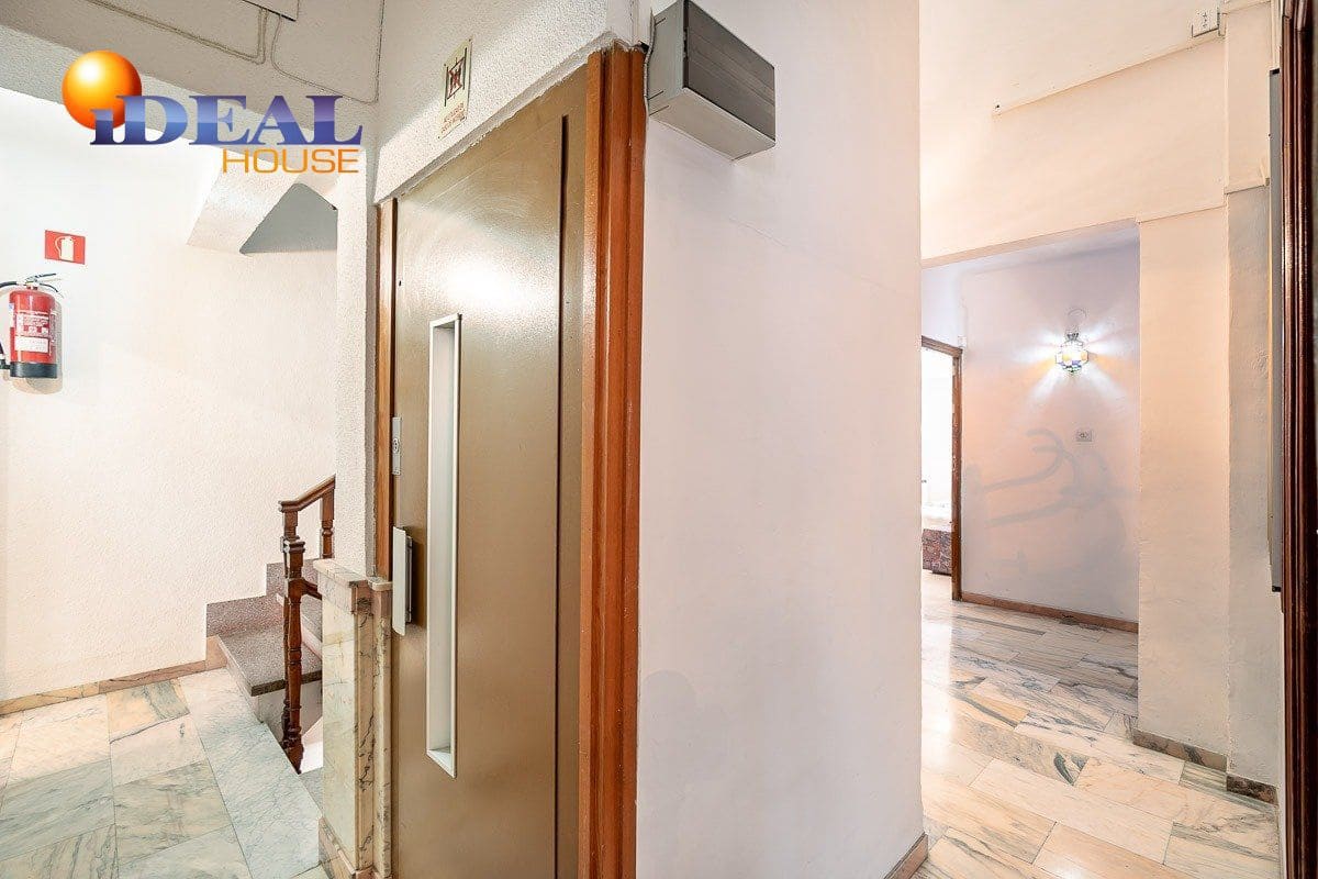 19 bedroom Hotel for sale in Lanjaron with garage - € 380,000 (Ref: 9433664)