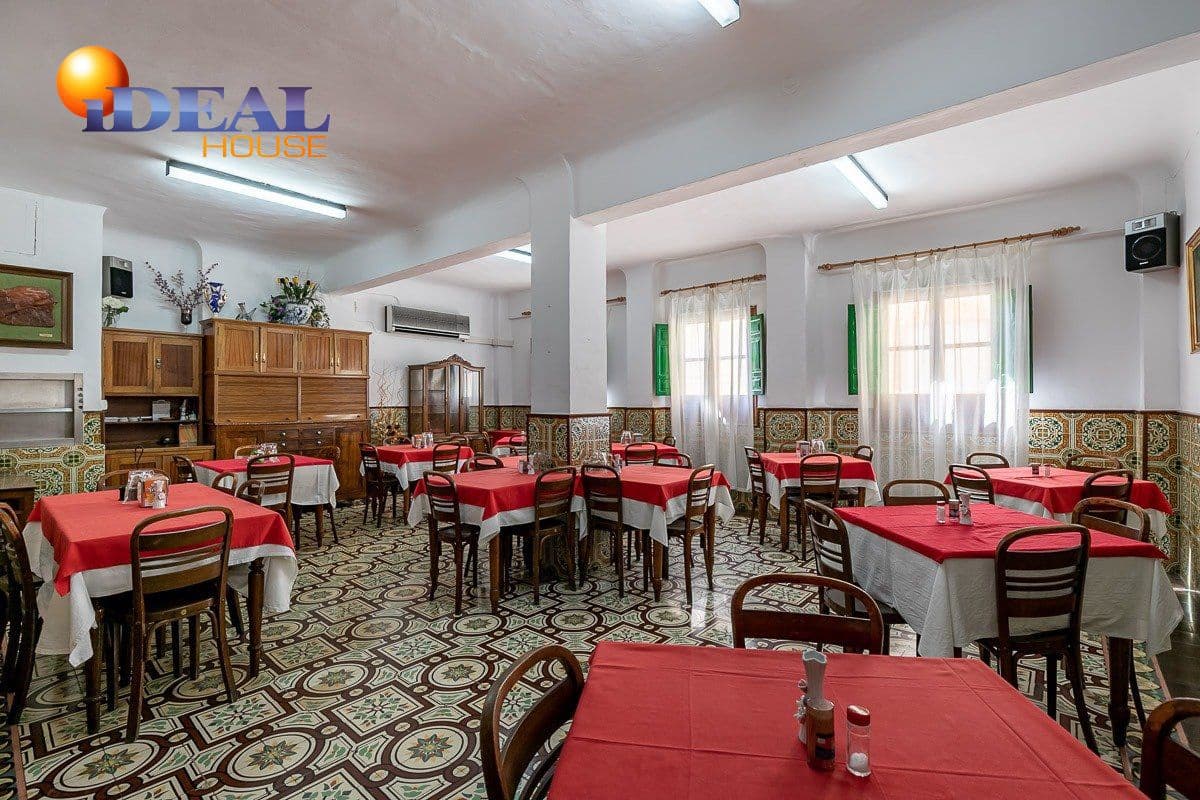 19 bedroom Hotel for sale in Lanjaron with garage - € 380,000 (Ref: 9433664)