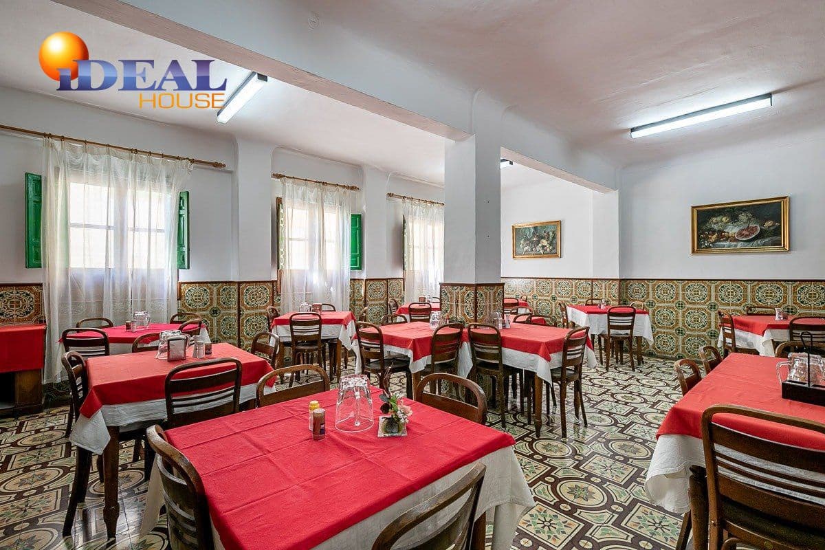 19 bedroom Hotel for sale in Lanjaron with garage - € 380,000 (Ref: 9433664)