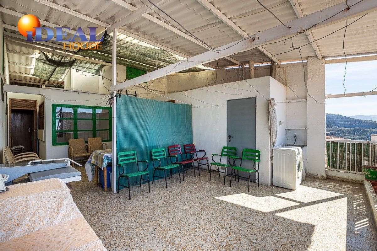 19 bedroom Hotel for sale in Lanjaron with garage - € 380,000 (Ref: 9433664)