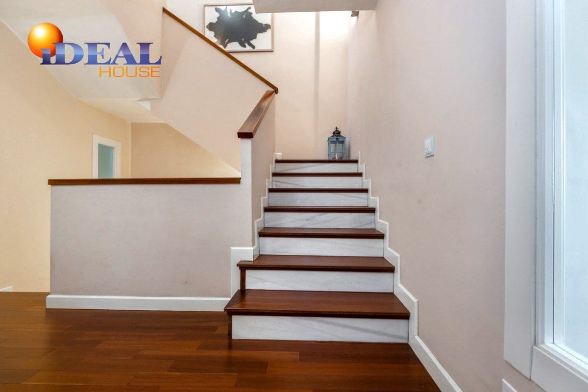 Casa de 3 habitaciones en Granada ciudad en venta - 770.000 € (Ref: 9433665)