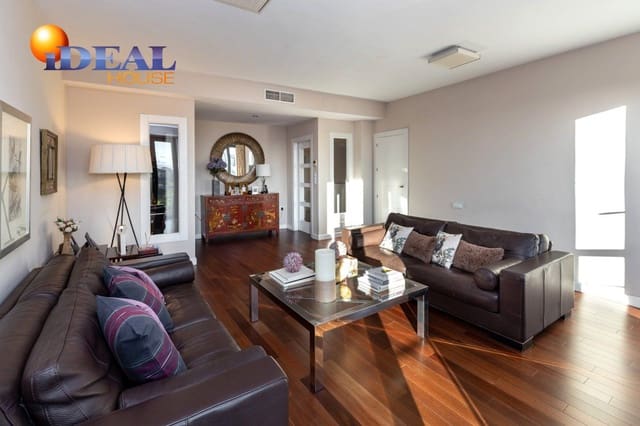 Casa de 3 habitaciones en Granada ciudad en venta - 770.000 € (Ref: 9433665)