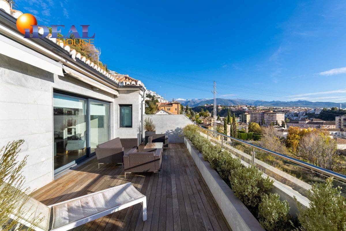 Casa de 3 habitaciones en Granada ciudad en venta - 770.000 € (Ref: 9433665)