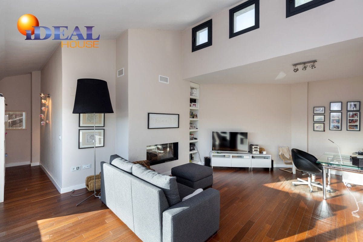 Casa de 3 habitaciones en Granada ciudad en venta - 770.000 € (Ref: 9433665)