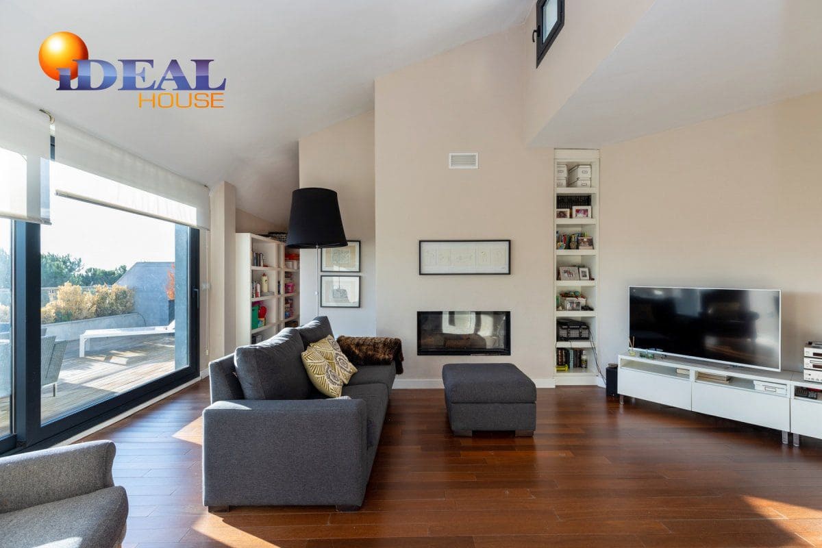 Casa de 3 habitaciones en Granada ciudad en venta - 770.000 € (Ref: 9433665)