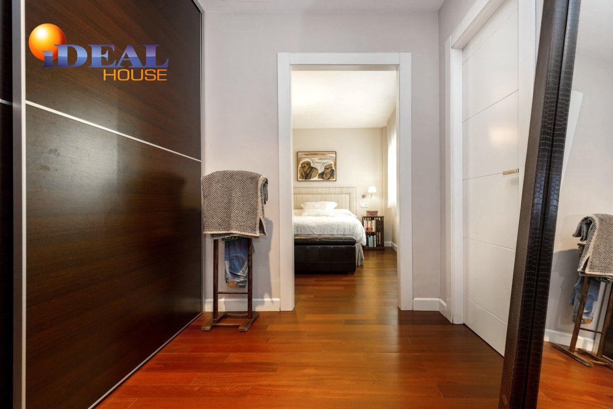 Casa de 3 habitaciones en Granada ciudad en venta - 770.000 € (Ref: 9433665)