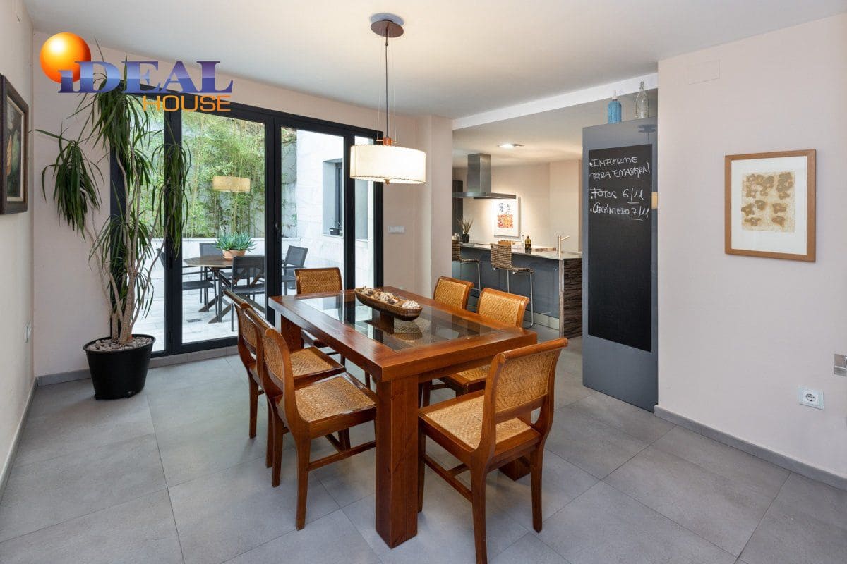 Casa de 3 habitaciones en Granada ciudad en venta - 770.000 € (Ref: 9433665)