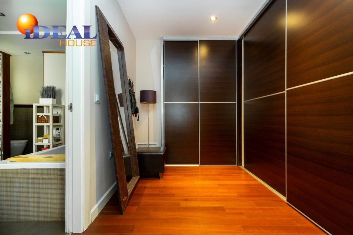 Casa de 3 habitaciones en Granada ciudad en venta - 770.000 € (Ref: 9433665)