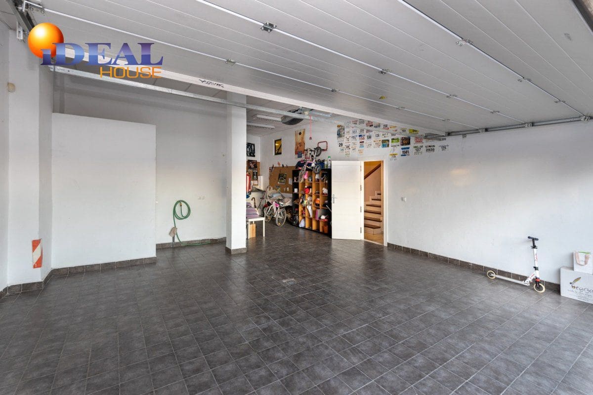 Casa de 3 habitaciones en Granada ciudad en venta - 770.000 € (Ref: 9433665)