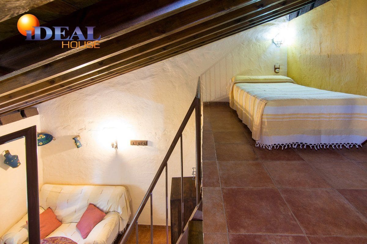 5 sovrum Gästhus/B & B till salu i Huetor Tajar med pool - 450 000 € (Ref: 9433669)