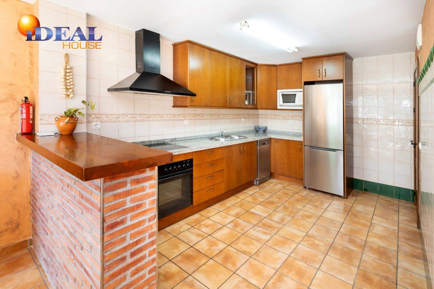 3 bedroom Villa for sale in Monachil with pool garage - € 430,000 (Ref: 9433674)