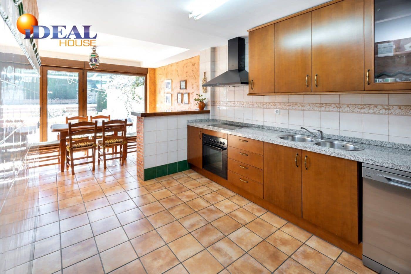 3 bedroom Villa for sale in Monachil with pool garage - € 430,000 (Ref: 9433674)