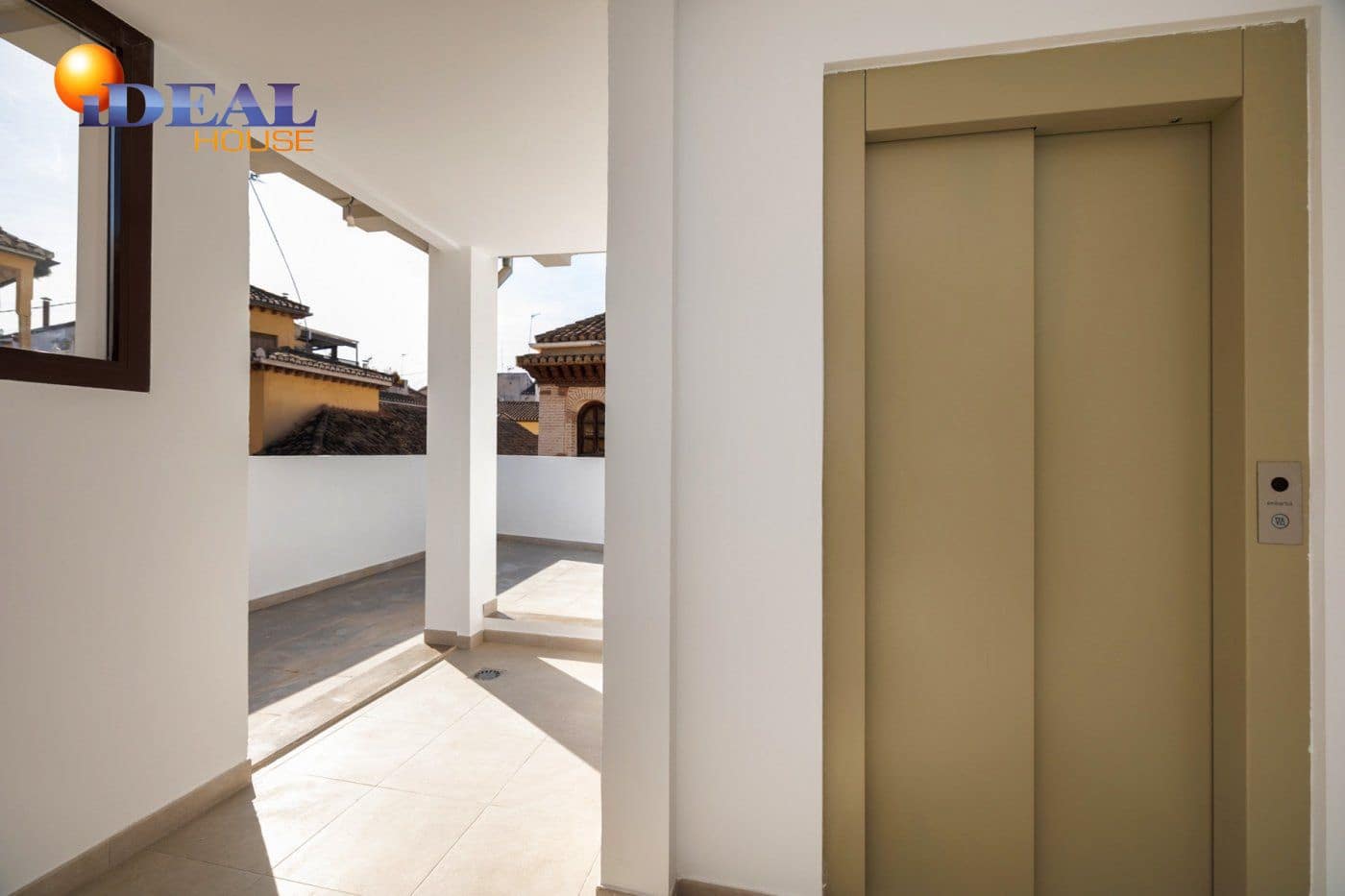 Commercial for sale in Granada city - € 1,200,000 (Ref: 9433675)