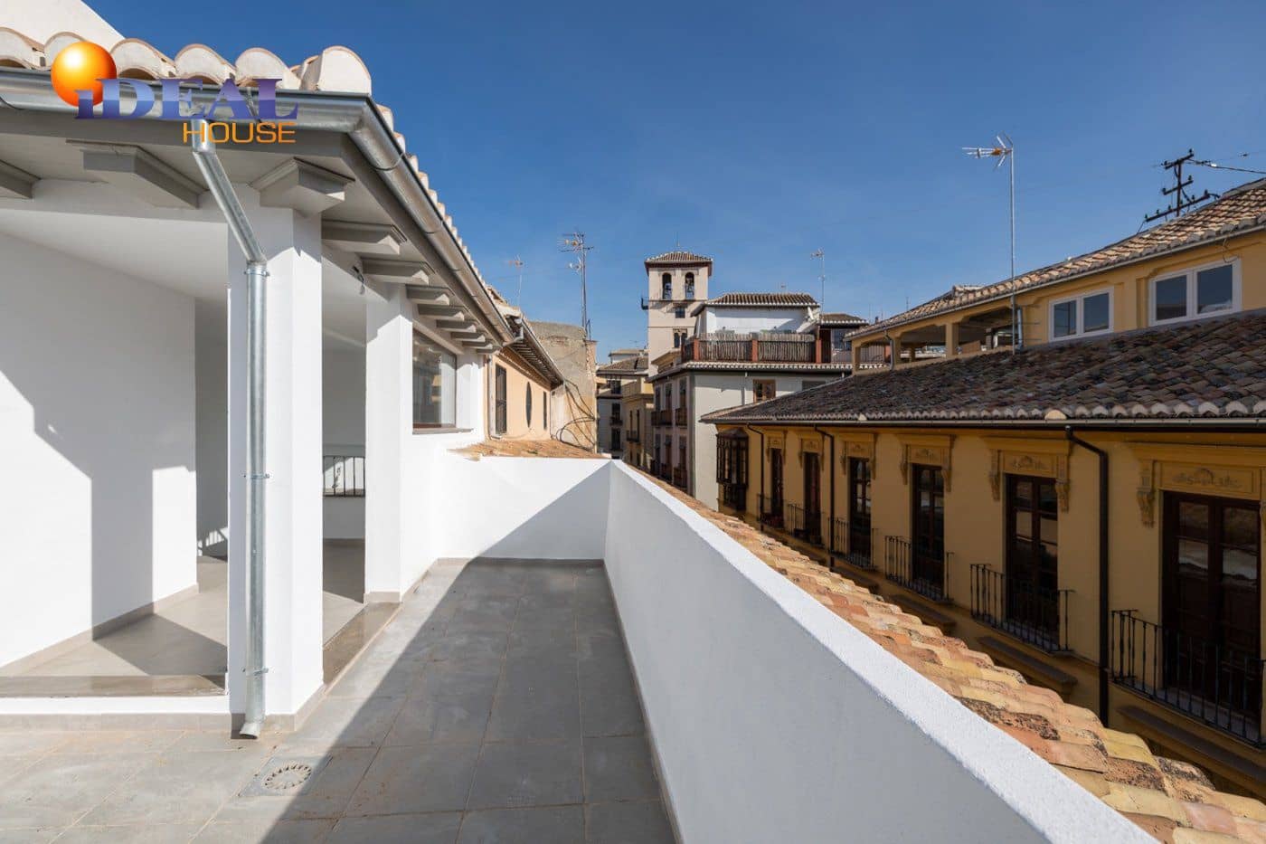 Commercial for sale in Granada city - € 1,200,000 (Ref: 9433675)