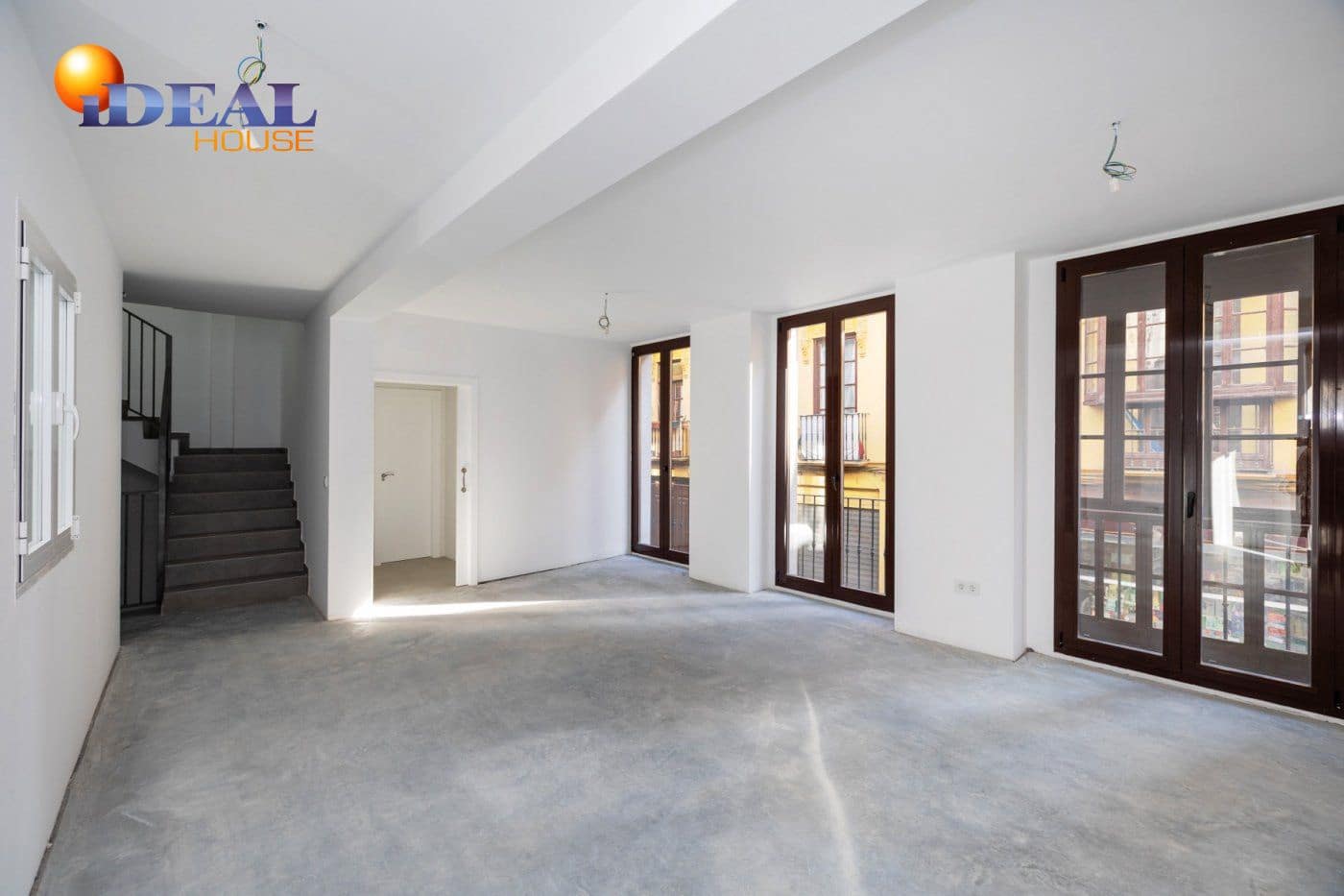 Commercial for sale in Granada city - € 1,200,000 (Ref: 9433675)