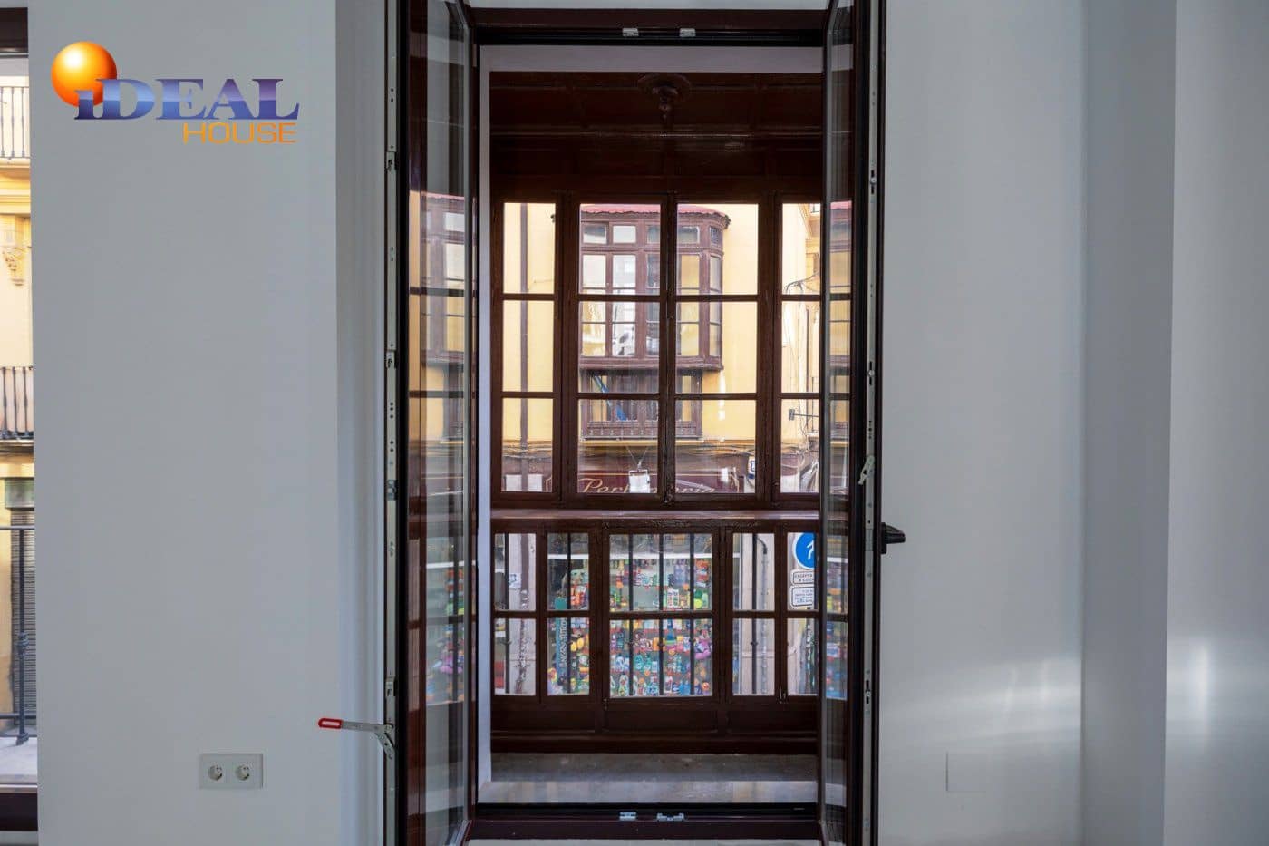 Commercial for sale in Granada city - € 1,200,000 (Ref: 9433675)