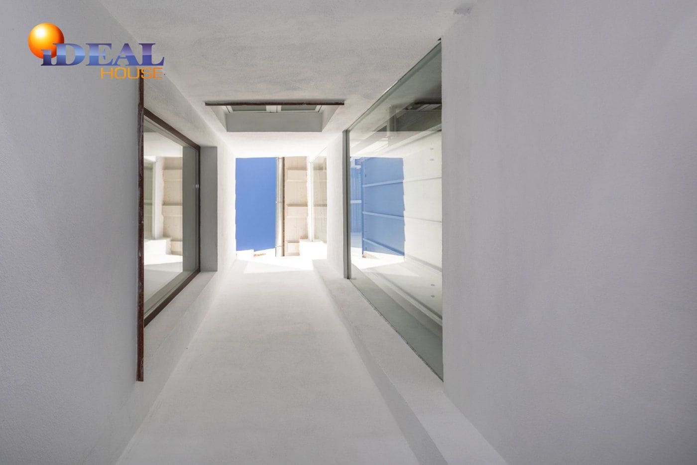 Commercial for sale in Granada city - € 1,200,000 (Ref: 9433675)