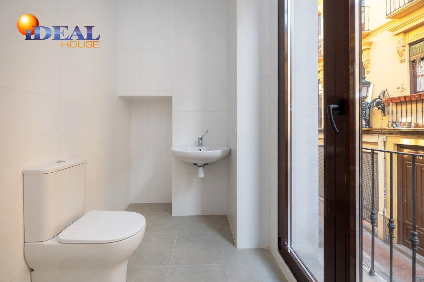 Commercial for sale in Granada city - € 1,200,000 (Ref: 9433675)