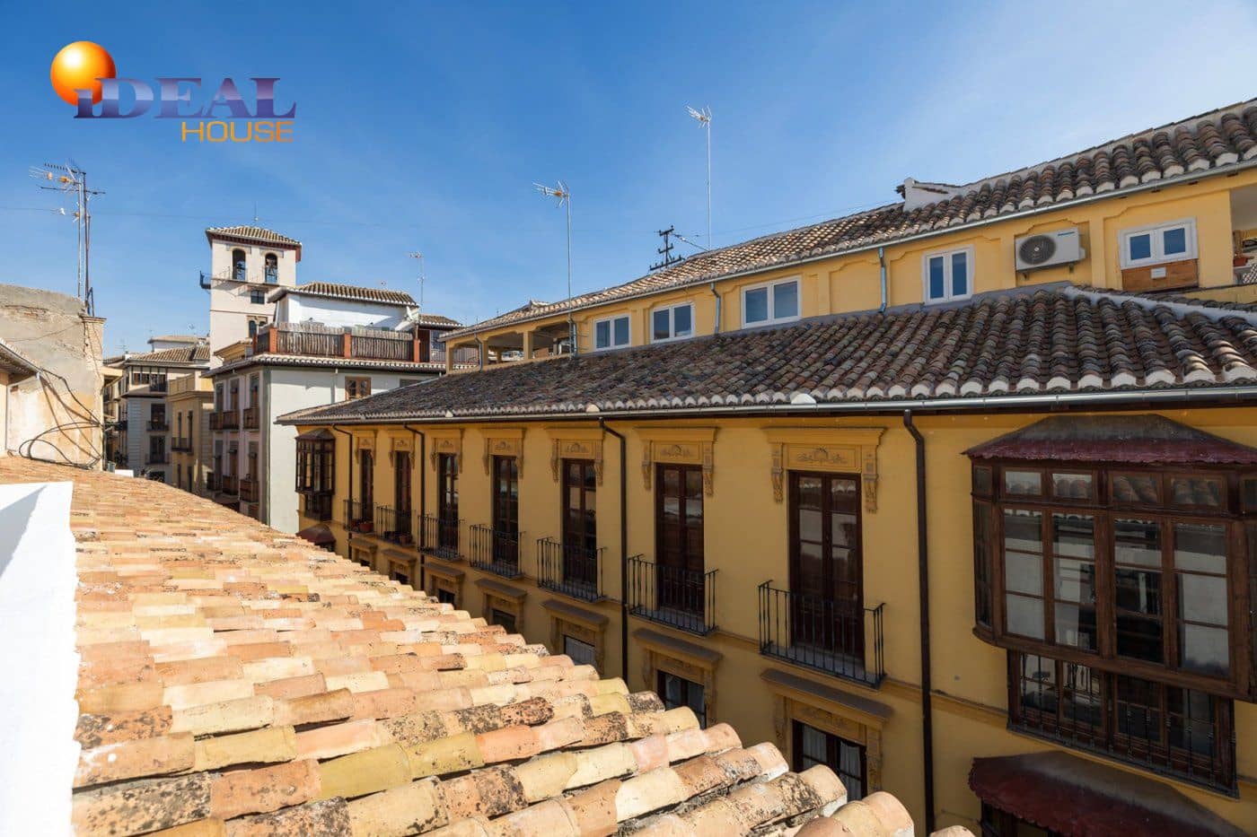 Commercial for sale in Granada city - € 1,200,000 (Ref: 9433675)