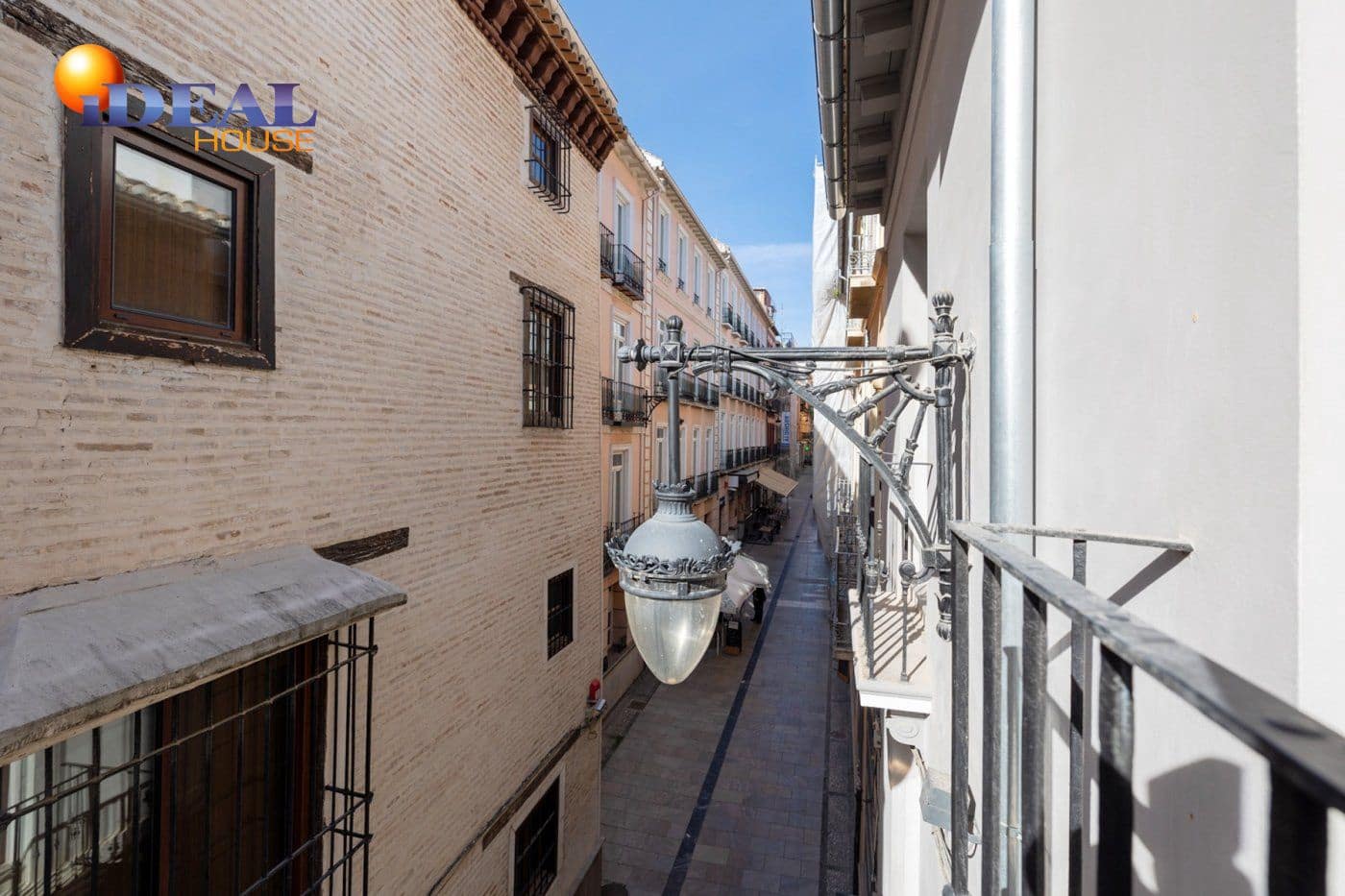 Commercial for sale in Granada city - € 1,200,000 (Ref: 9433675)