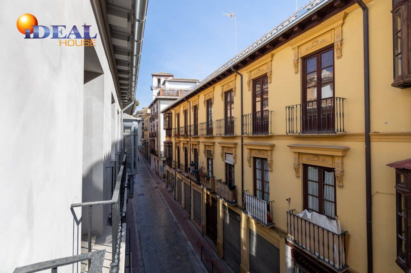 Commercial for sale in Granada city - € 1,200,000 (Ref: 9433675)