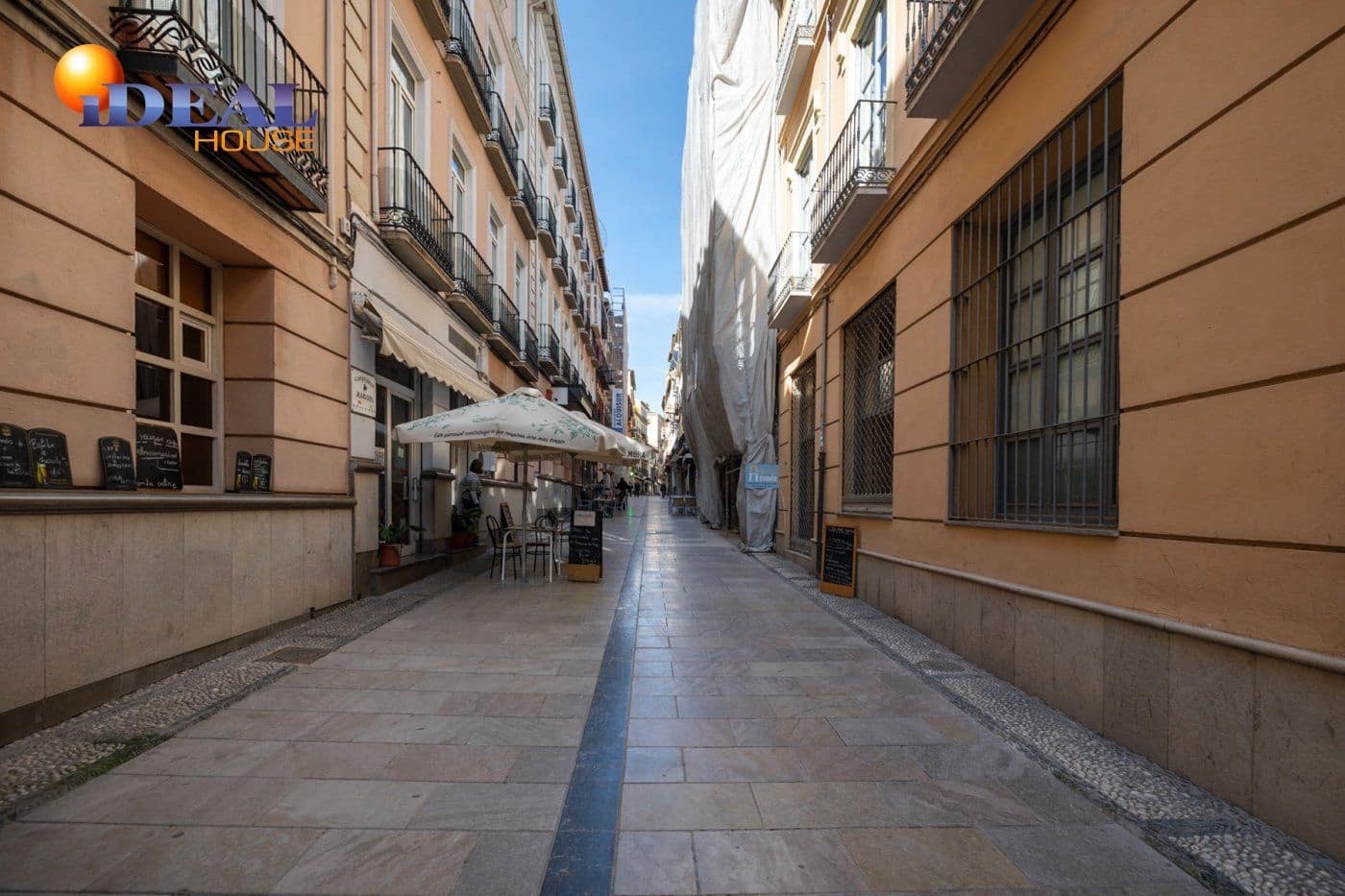 Commercial for sale in Granada city - € 1,200,000 (Ref: 9433675)
