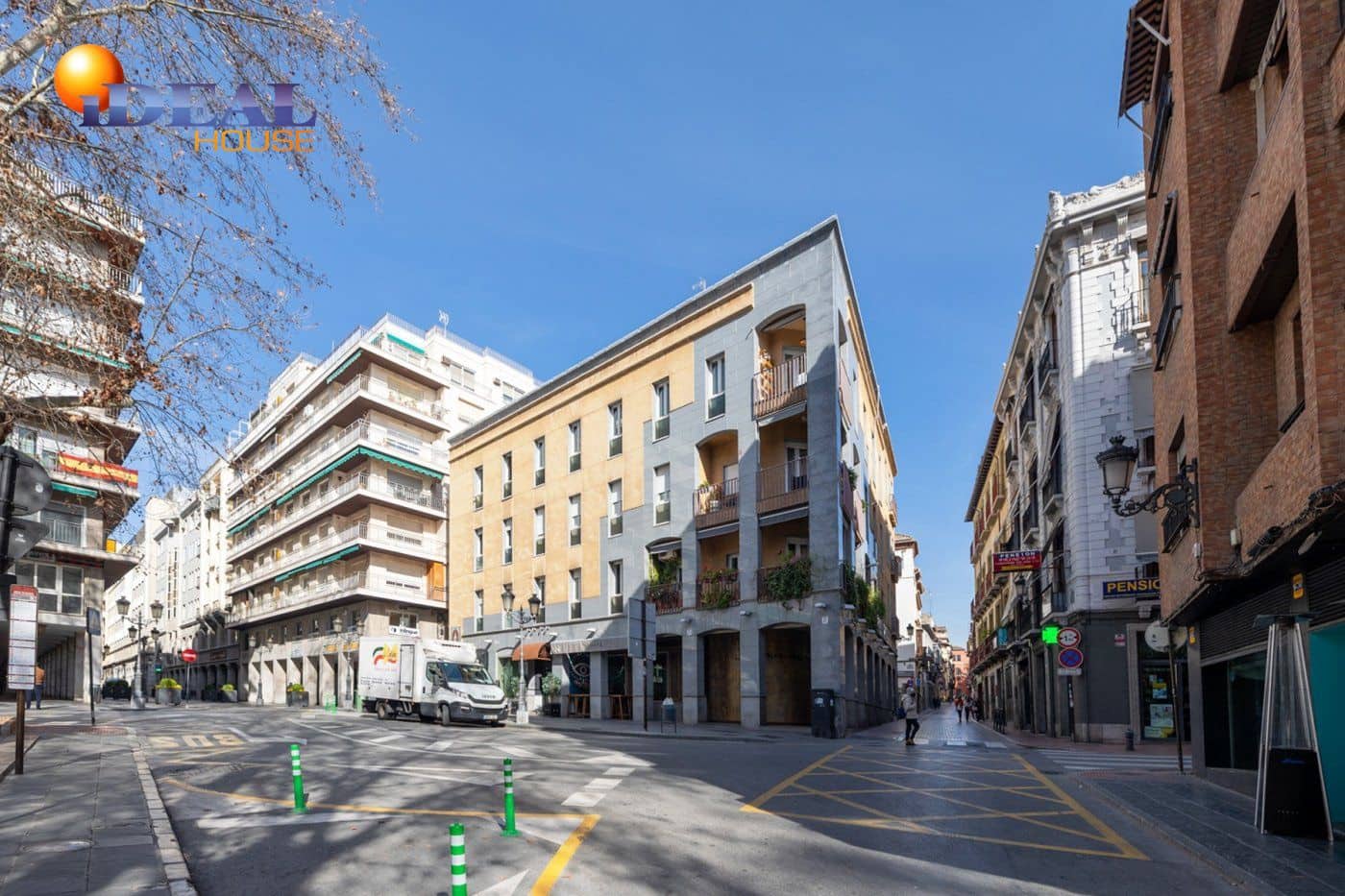 Commercial for sale in Granada city - € 1,200,000 (Ref: 9433675)