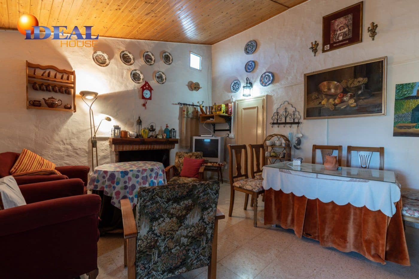 2 bedroom Finca/Country House for sale in Cogollos Vega with pool - € 139,900 (Ref: 9433682)