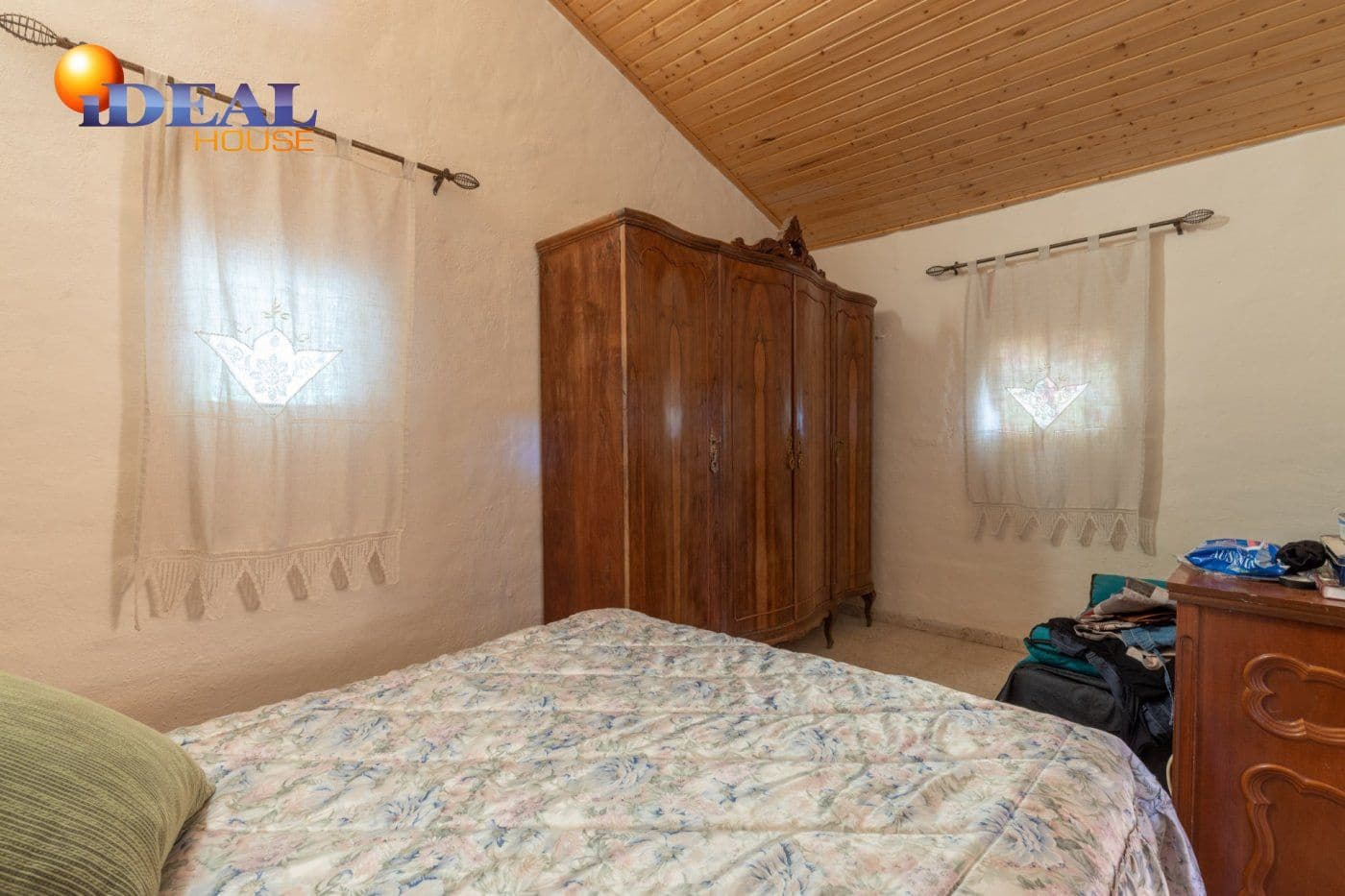 2 bedroom Finca/Country House for sale in Cogollos Vega with pool - € 139,900 (Ref: 9433682)