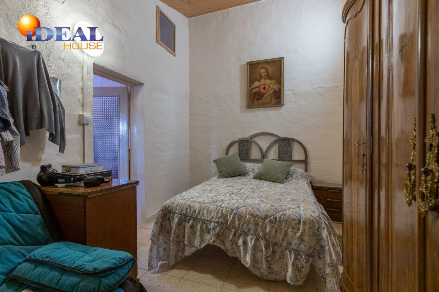 2 bedroom Finca/Country House for sale in Cogollos Vega with pool - € 139,900 (Ref: 9433682)