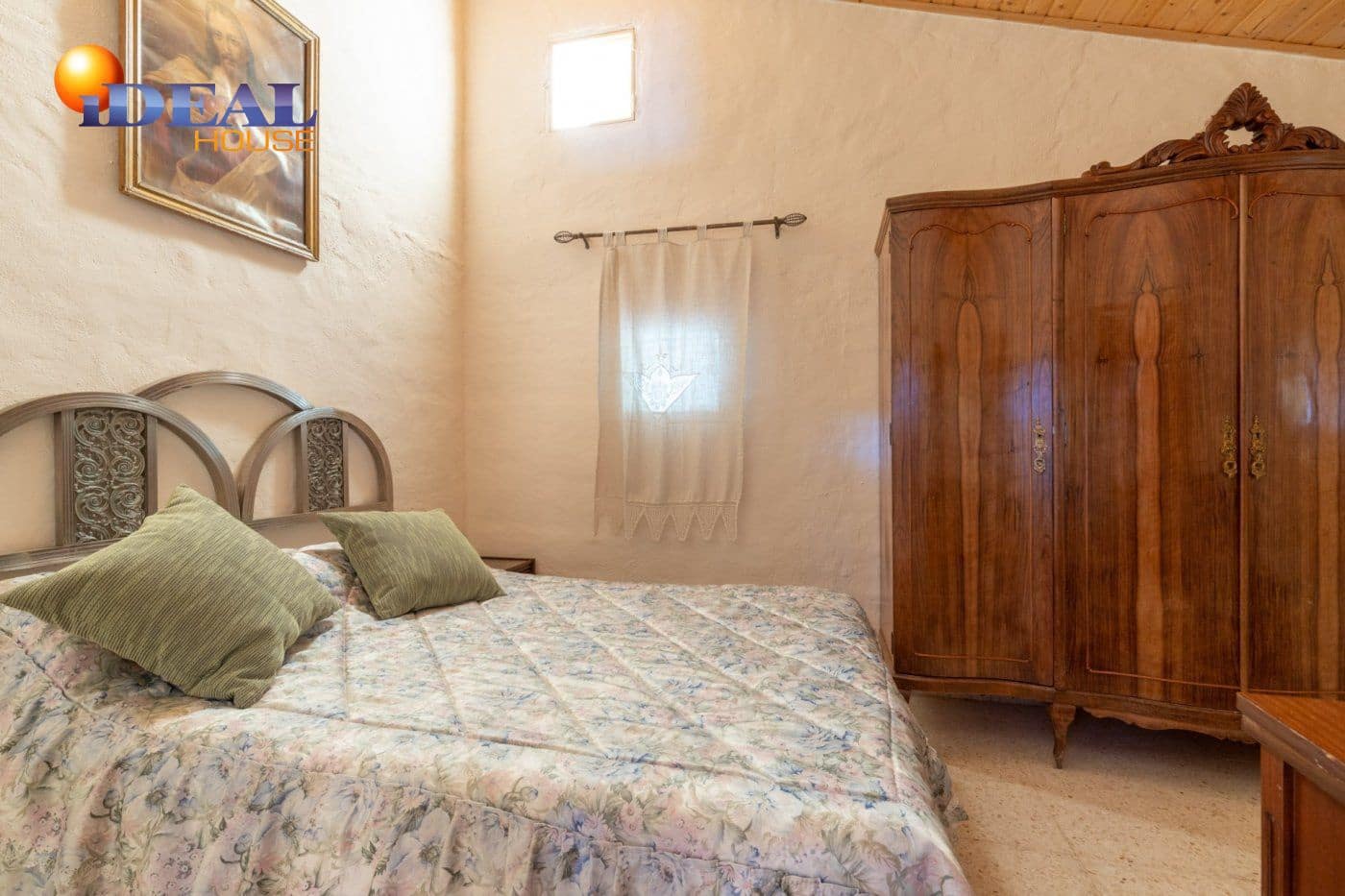 2 bedroom Finca/Country House for sale in Cogollos Vega with pool - € 139,900 (Ref: 9433682)