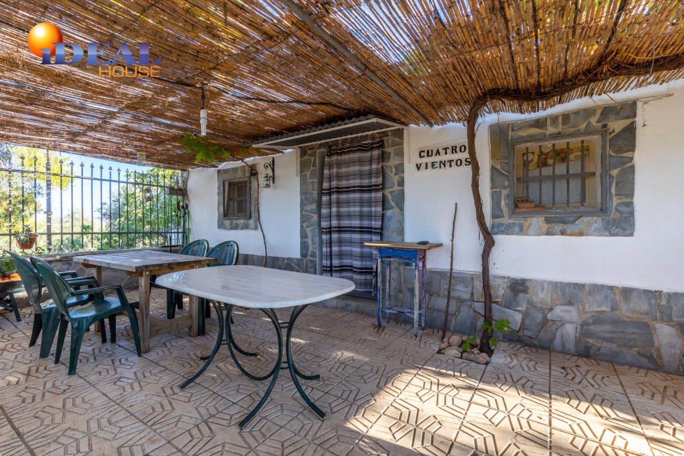 2 bedroom Finca/Country House for sale in Cogollos Vega with pool - € 139,900 (Ref: 9433682)