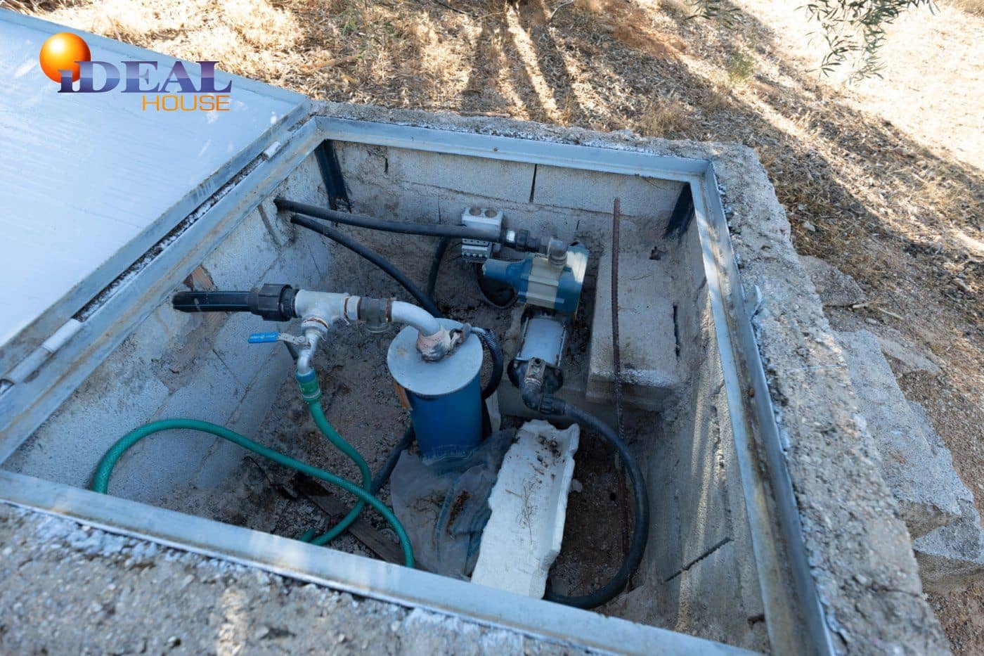 2 bedroom Finca/Country House for sale in Cogollos Vega with pool - € 139,900 (Ref: 9433682)